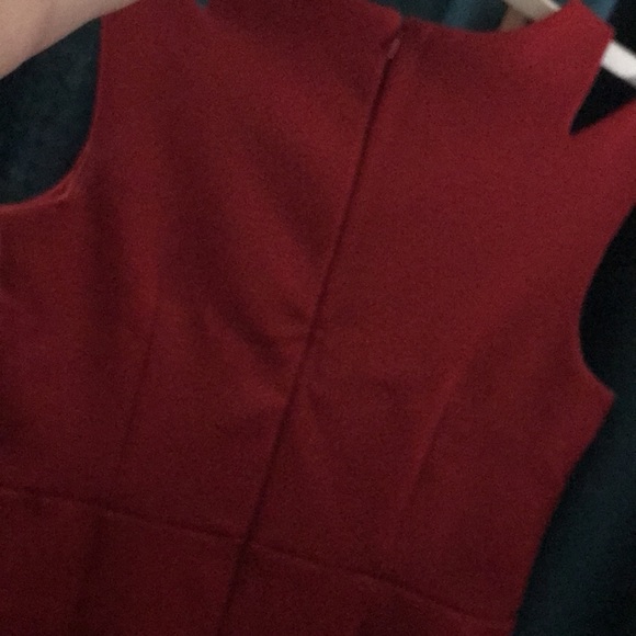 NWT Red bodycon knee length sheath w/cutout details at shoulder. - Picture 5 of 6
